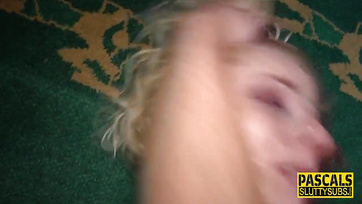Prstil, plácal a souložil maloprsou blondýnku děvku Thumb