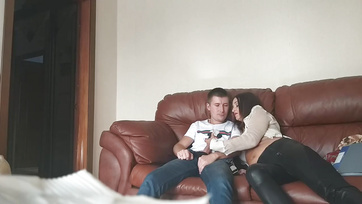 Uzavřený mladík orál nadrženou starou učitelku Thumb