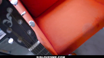 Moje přítelkyně mě viděla, jak kouřím svou nevlastní sestru Thumb