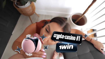 Moje nevlastní matka s velkým zadkem si rychle všimla, že se v mých kalhotách něco pohybuje... Thumb