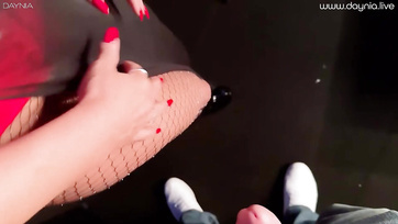 Blondýnská sexbomba miluje procházky po pracovišti se spermatem na obličeji poté, co se nechá tvrdě šukat Thumb